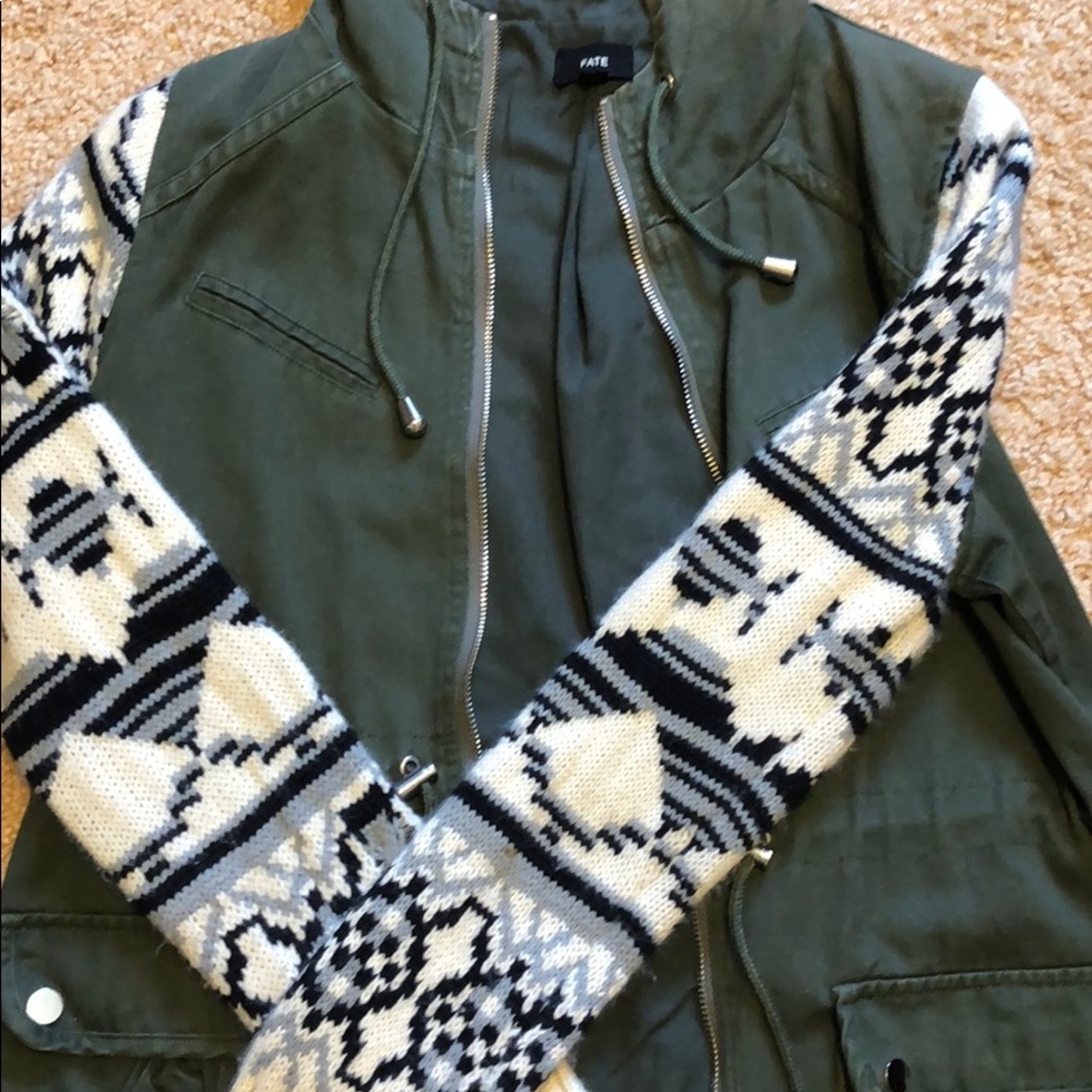 Very Unique Utility Jacket! Size Large - image 3